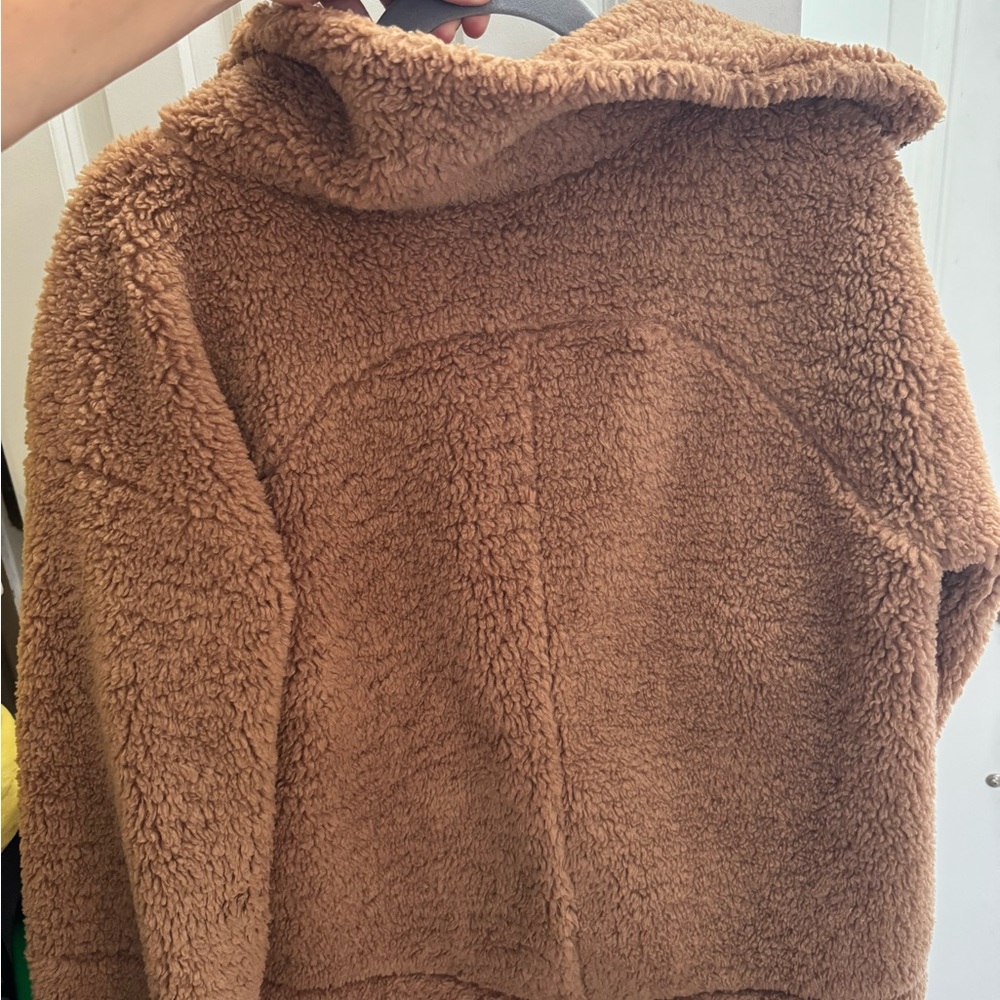 Lululemon Teddy jacket - Picture 3 of 4